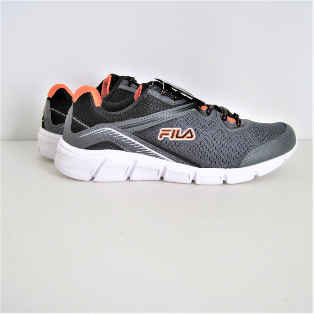 SNEAKER FILA MEMORY VERNATO size 11 NWT Gray & Blk